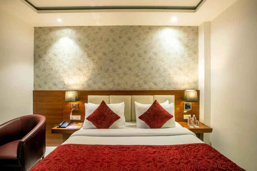 The Plaza Arch Premium - Indira Gandhi Intl Airport