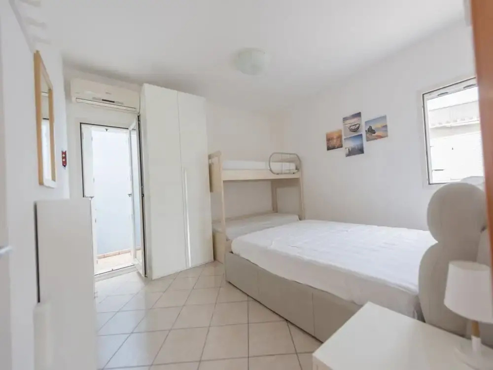 Lovely Flat With Modern Furnishings - Beahost