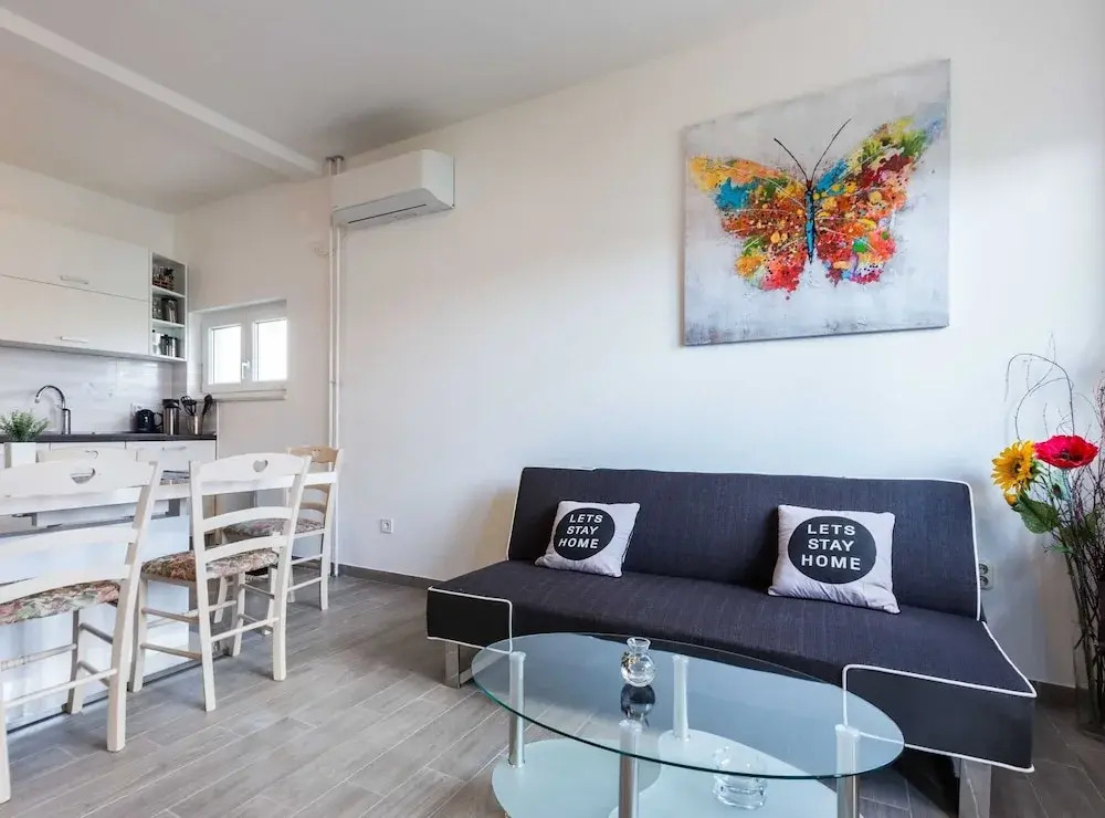 Spacious Zadar Apartments Near Beach