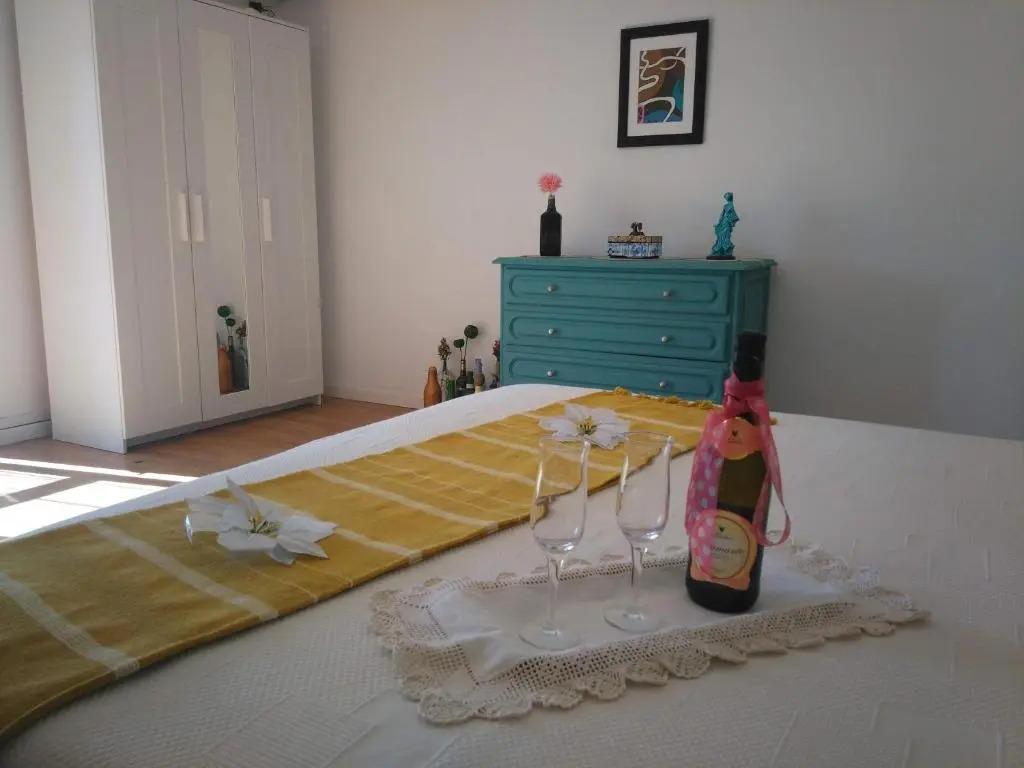 Alojamento - Apartamento ou quarto - Estacionamento à porta