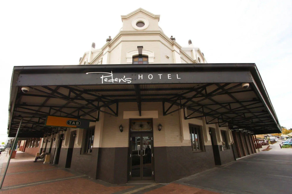 Pedens Hotel