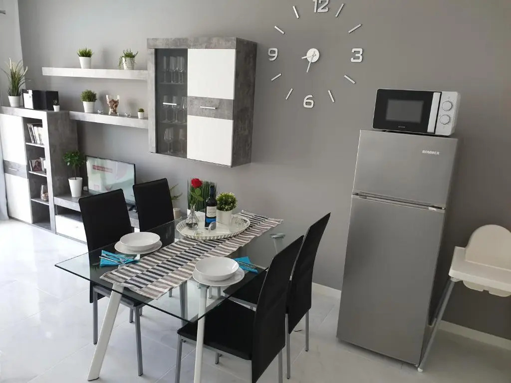 Casa Las Flores with heated pool, only 490 meters to the beach, balcony, wifi