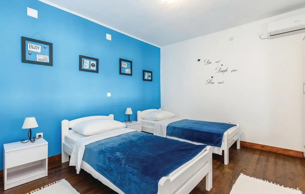 Beautiful Home in Dramalj With Wifi and 2 Bedrooms