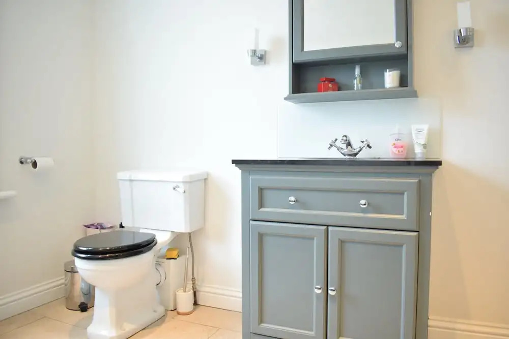 3 Bedroom Battersea House With Patio