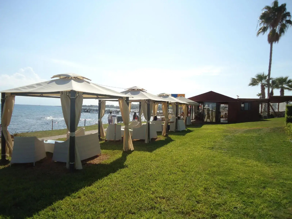 Evalena Beach Hotel