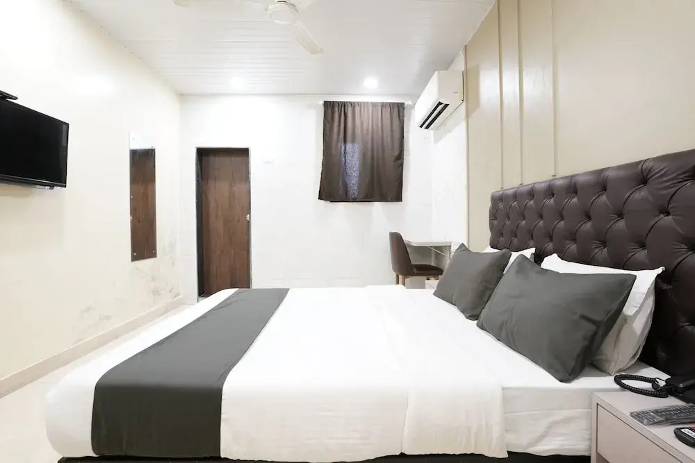 U LIFE HOTEL