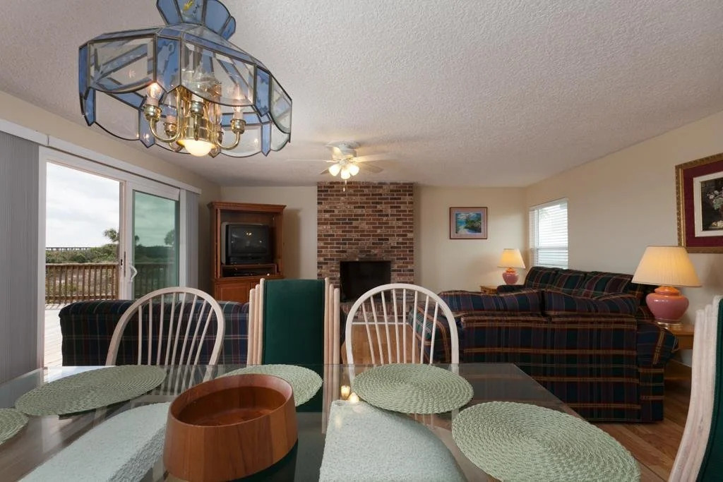Ocean Sunrise 3 Br home by RedAwning