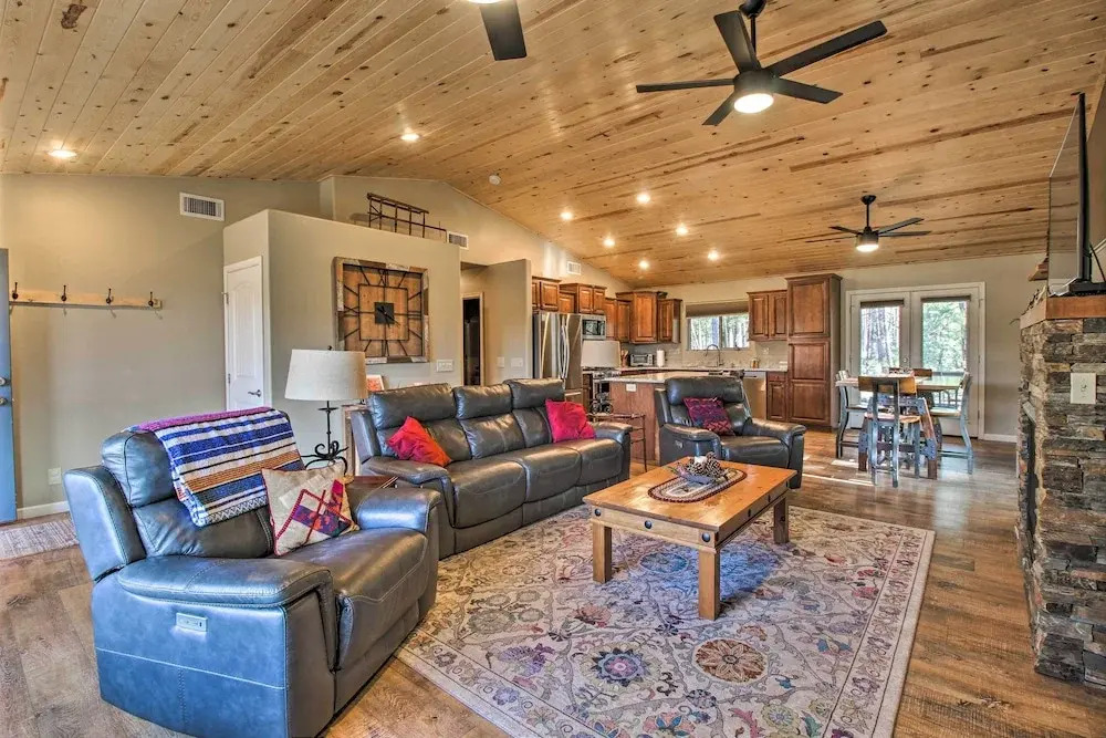 1 Mi to Rainbow Lake: Newly Built & Woodsy Retreat