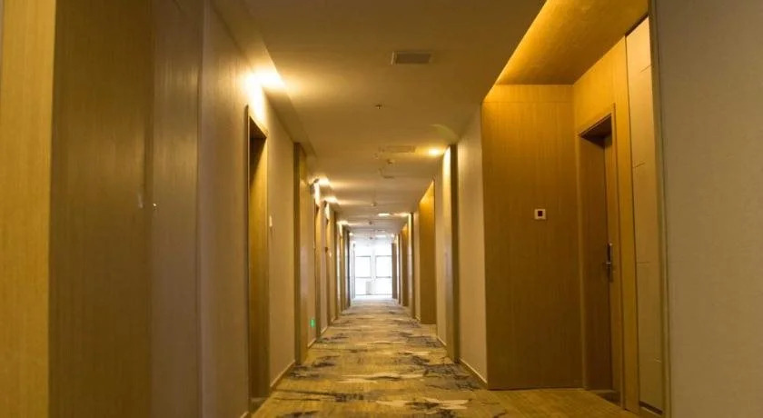 Lige Holiday Hotel