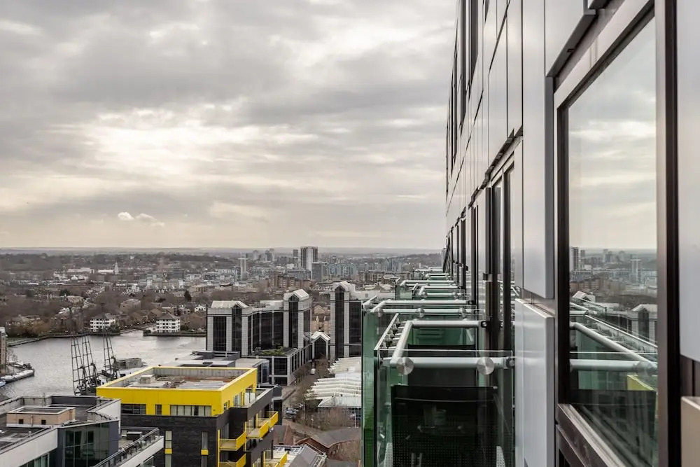 Beautifully Styled 1 Bed Flat in Canary Wharf High Rise