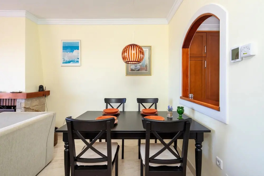 Apartment - 2 Bedrooms with Pool and WiFi - 107865
