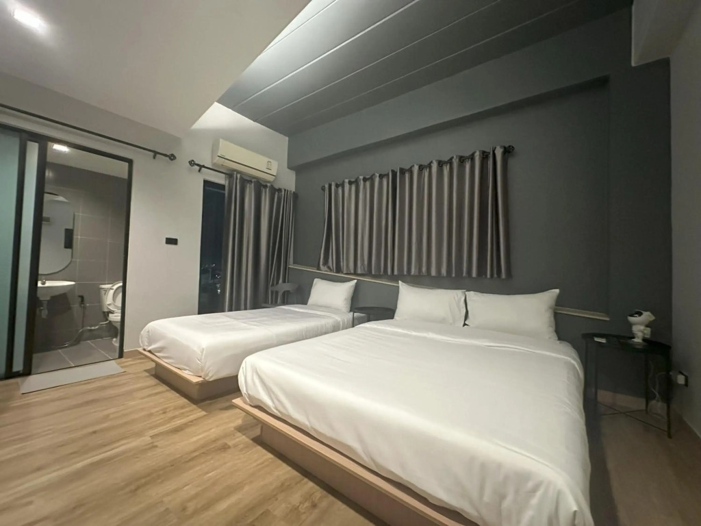 Bed-room at Suvarnabhumi Airport - Newly renovated