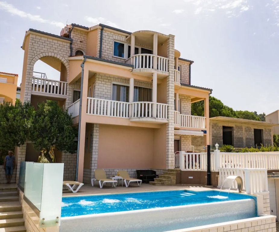 Apartments Jela