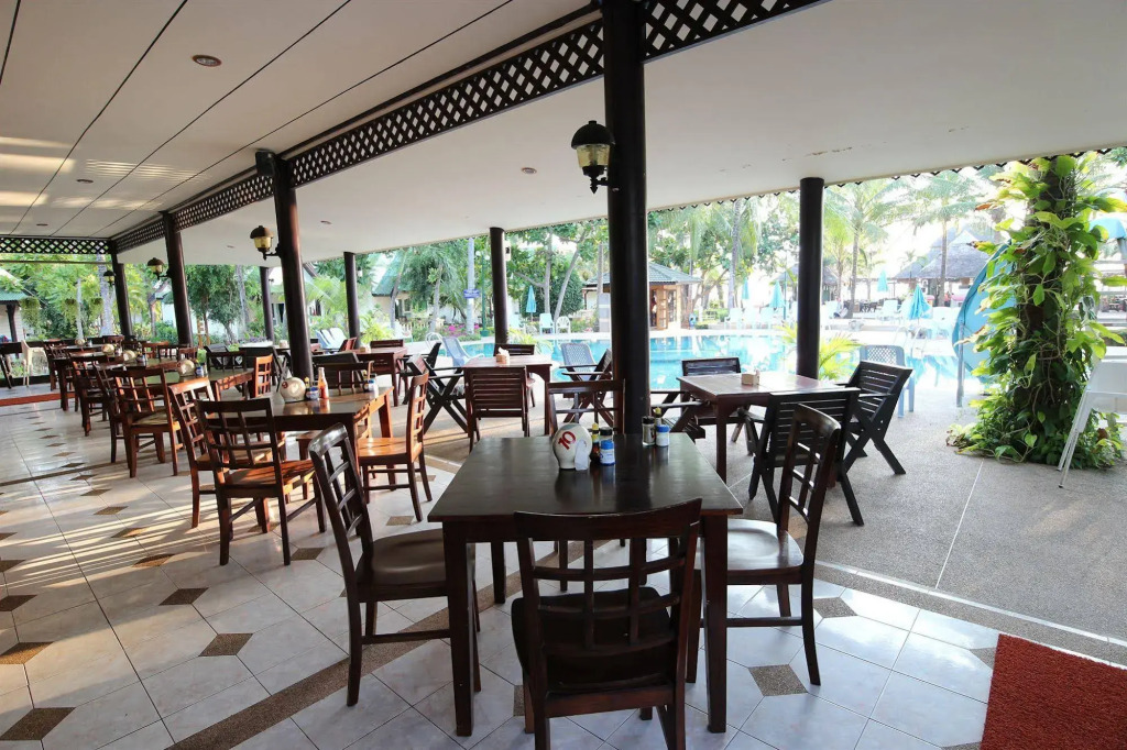 Отель Southern Lanta Resort