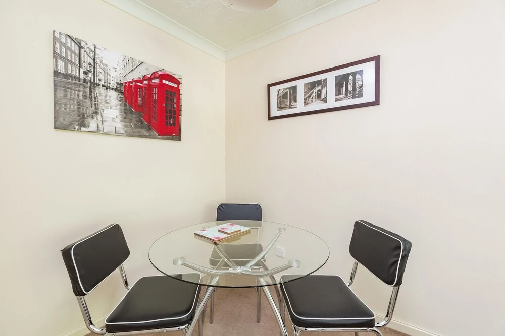 Clarence Suite - Cozy 1BR With Parking in Chatham