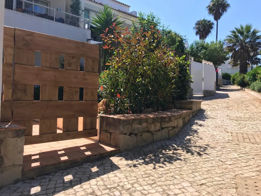 House with 4 Bedrooms in Loulé, with Wonderful Sea View, Pool Access And Furnished Garden - 30 M From the Beach