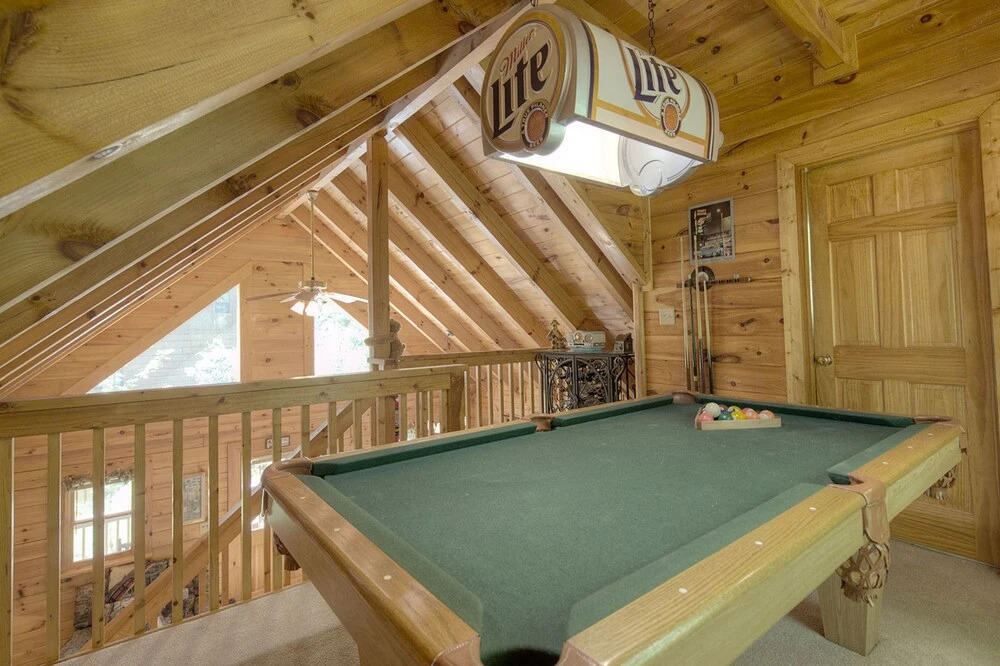 Cupids Hideaway by Heritage Cabin Rentals
