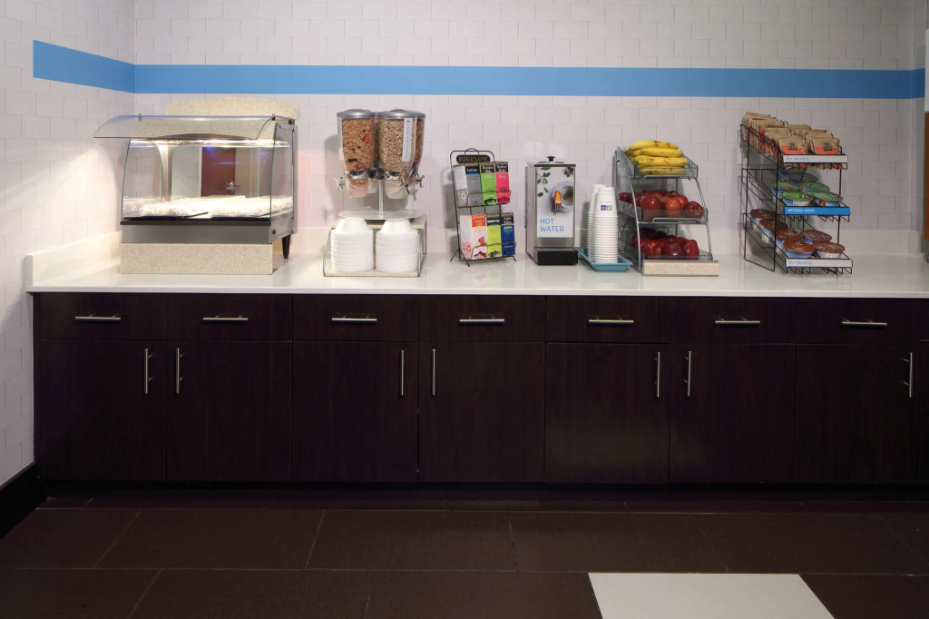 Holiday Inn Express Hotel & Suites Atlanta Airport West - Camp Creek by IHG