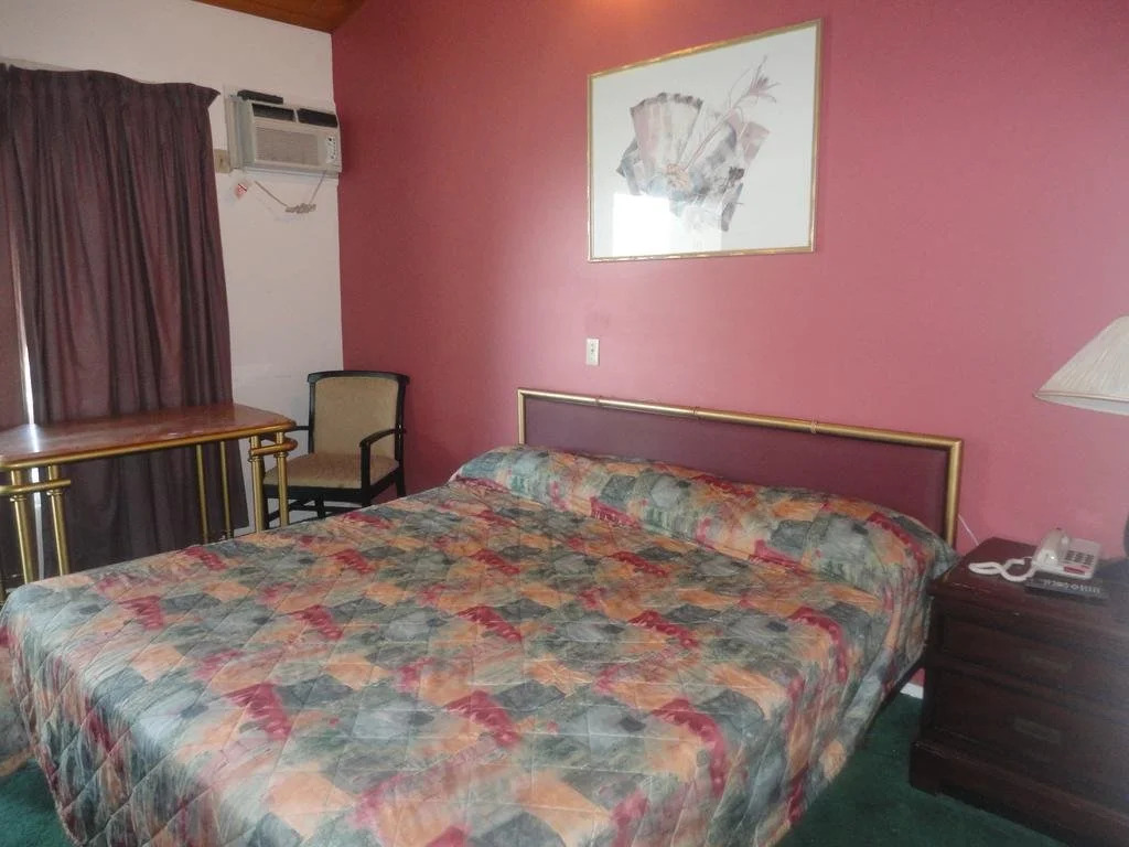 Airport Inn Lakeside