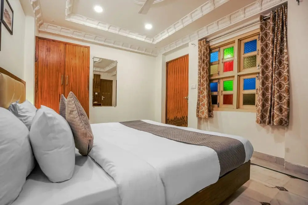 Royal Rafahiya - A Rooftop Lake View Hotel Near Lake Pichola