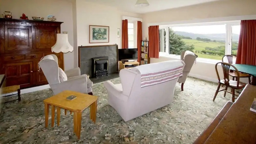 Eryl cottage in Rowen