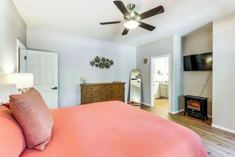 Swim, Hike, Ski & Unwind: Lake Arrowhead Retreat!