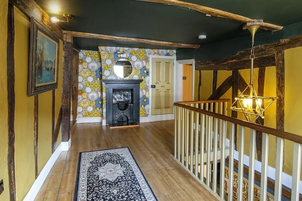 Luxury 2 Bed Manor House Hot Tub Cinema Room Skytv