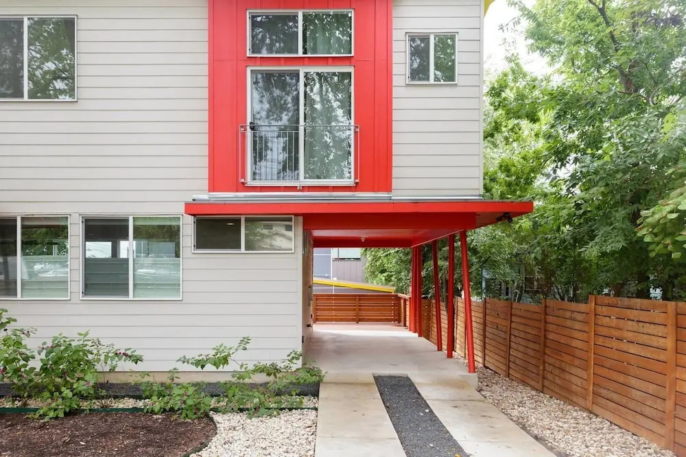 Bask in Light at an Artistic Townhouse Minutes From Downtown
