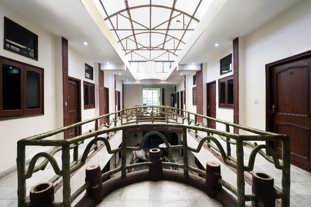 Hotel O by OYO Subhani Building Formerly Hotel Amandeep