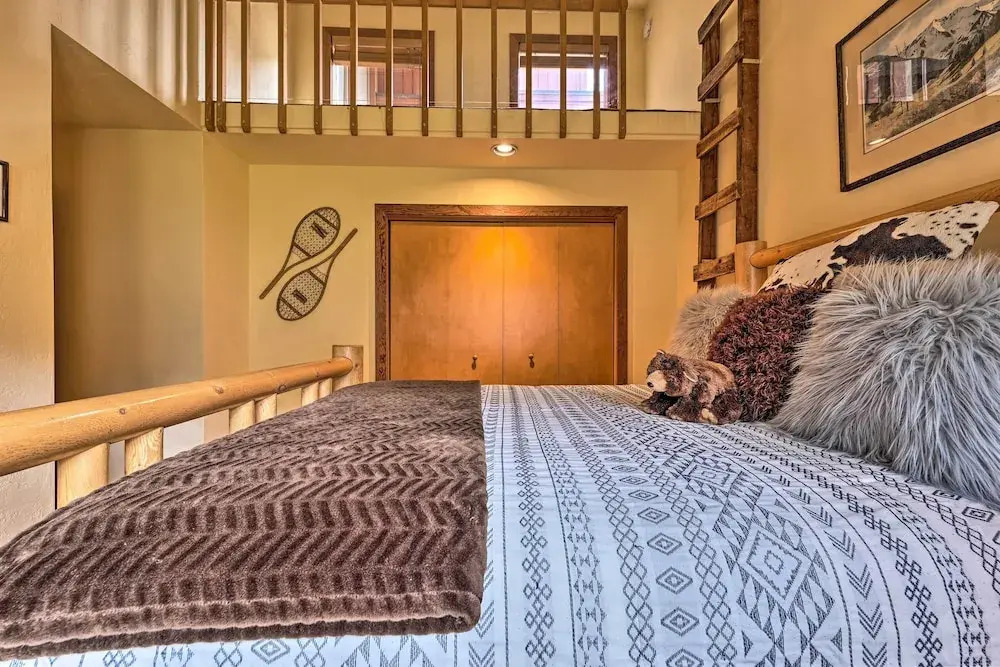 Luxe Sun Valley Retreat w/ Hot Tub, 3 Mi to Resort