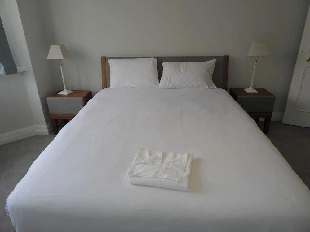 2 Beds Harrods Apartments