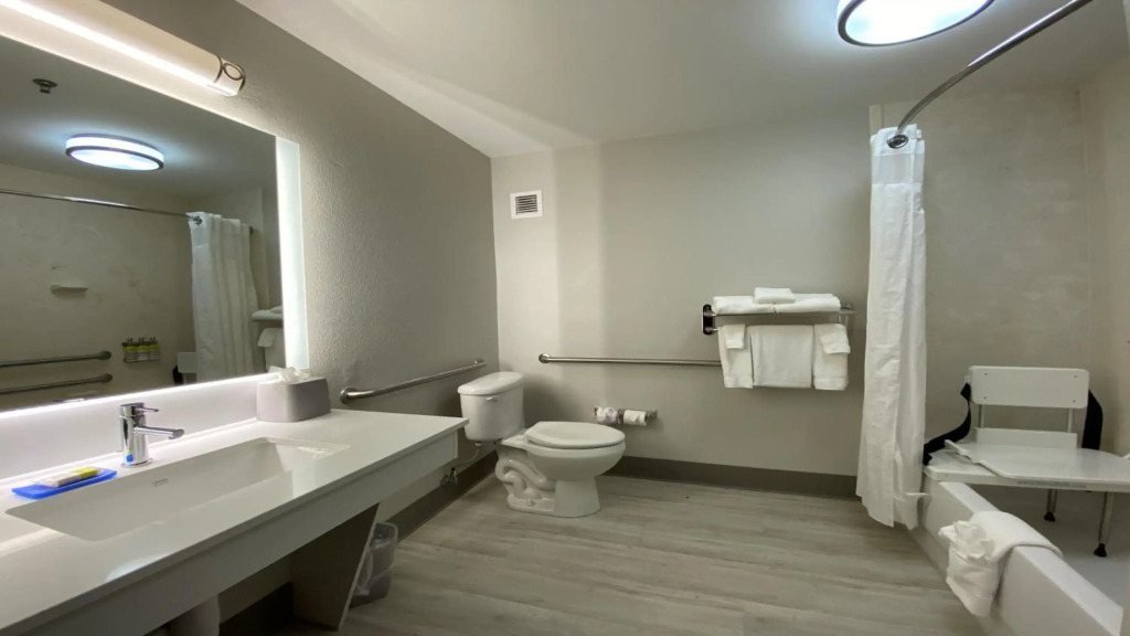 Holiday Inn Express & Suites Somerset Central by IHG