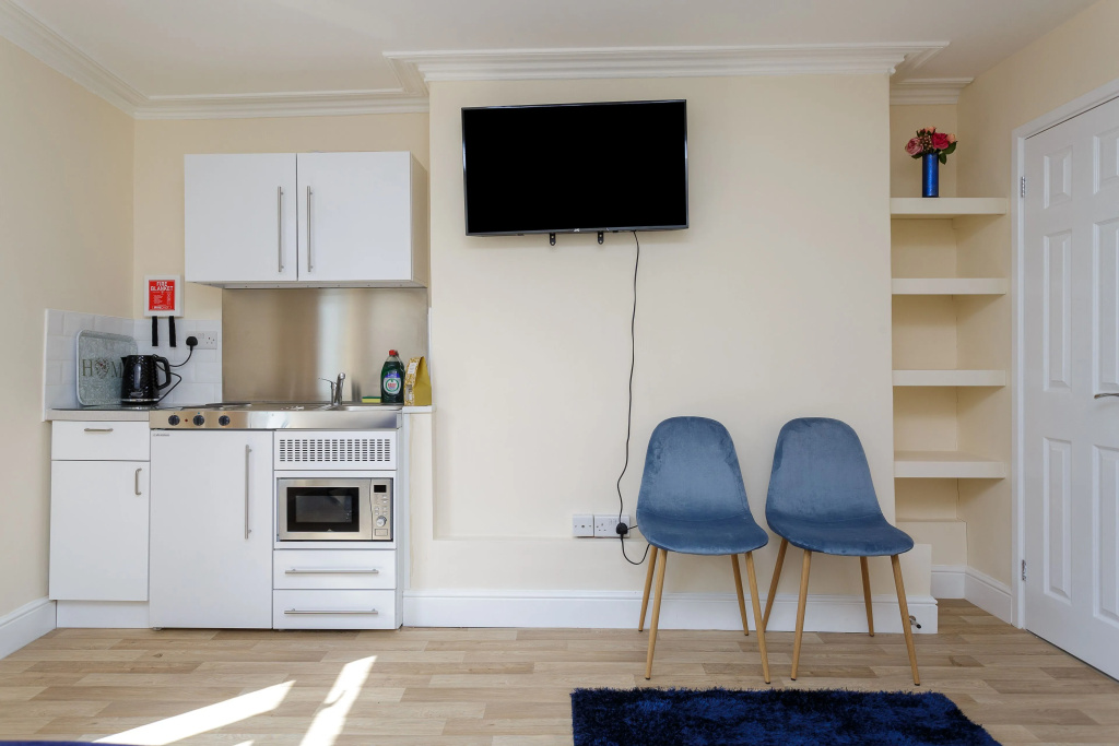 St Marys Modern Central Huge Studio Apartments