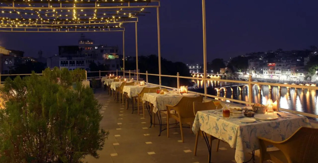 Sarovar - Lake Facing Boutique Hotel On Lake Pichola