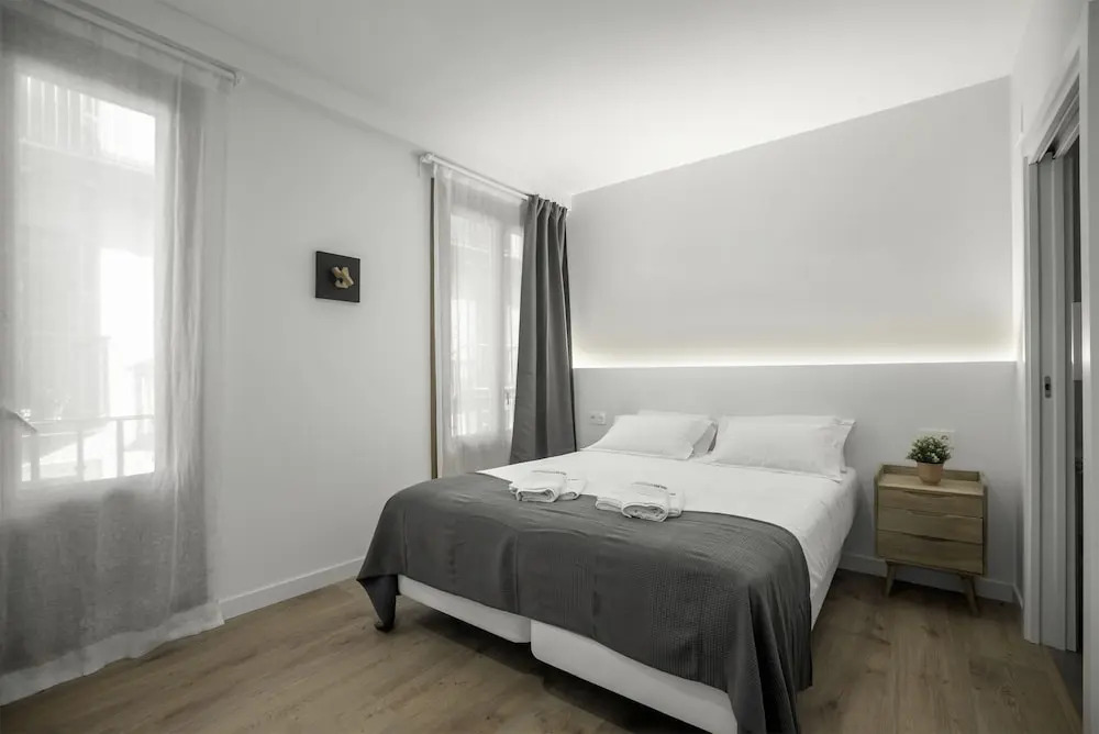 32 De Agosto ROOMS