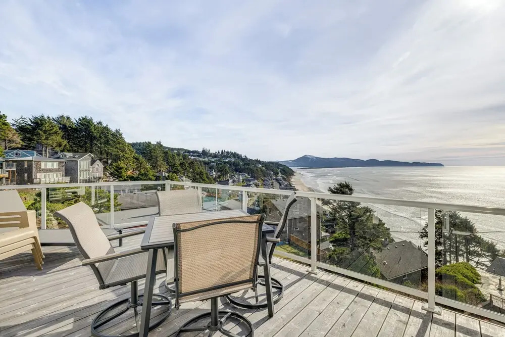 Oceanside Escape w/ Stunning Views: Walk to Beach!