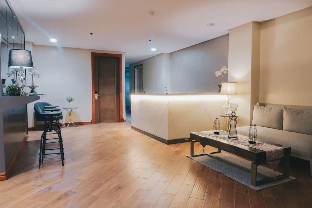 Luxo Suites