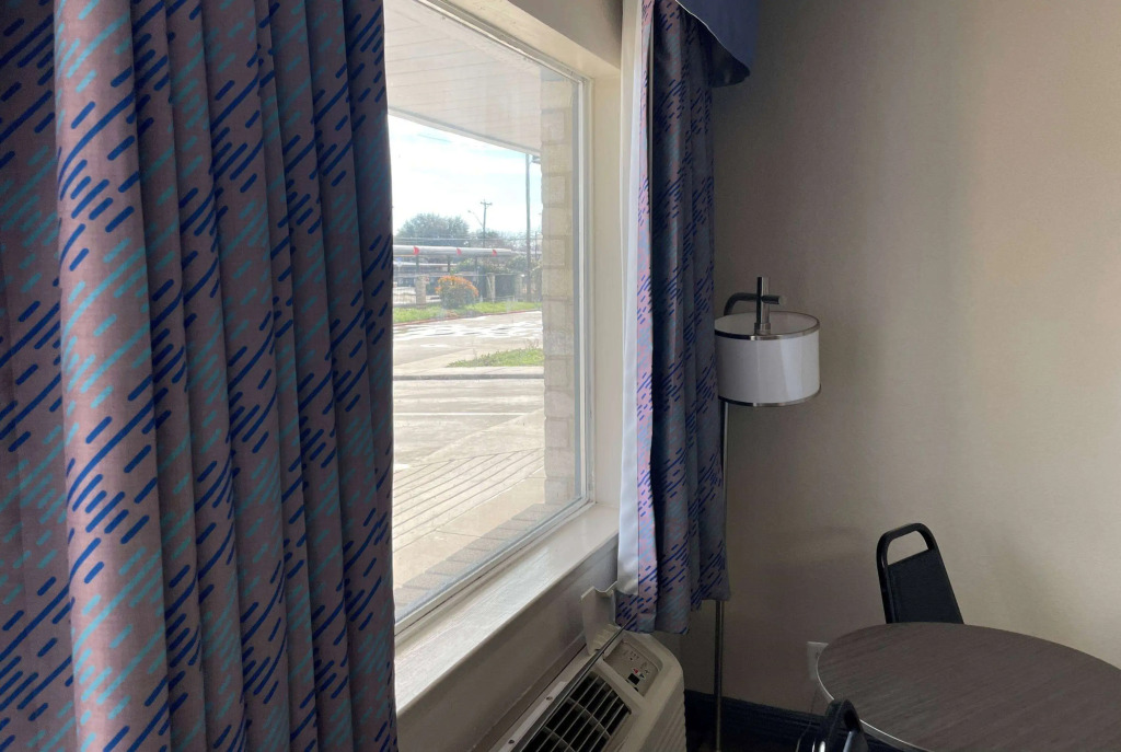 Days Inn by Wyndham San Antonio Southeast/Frost Bank Center
