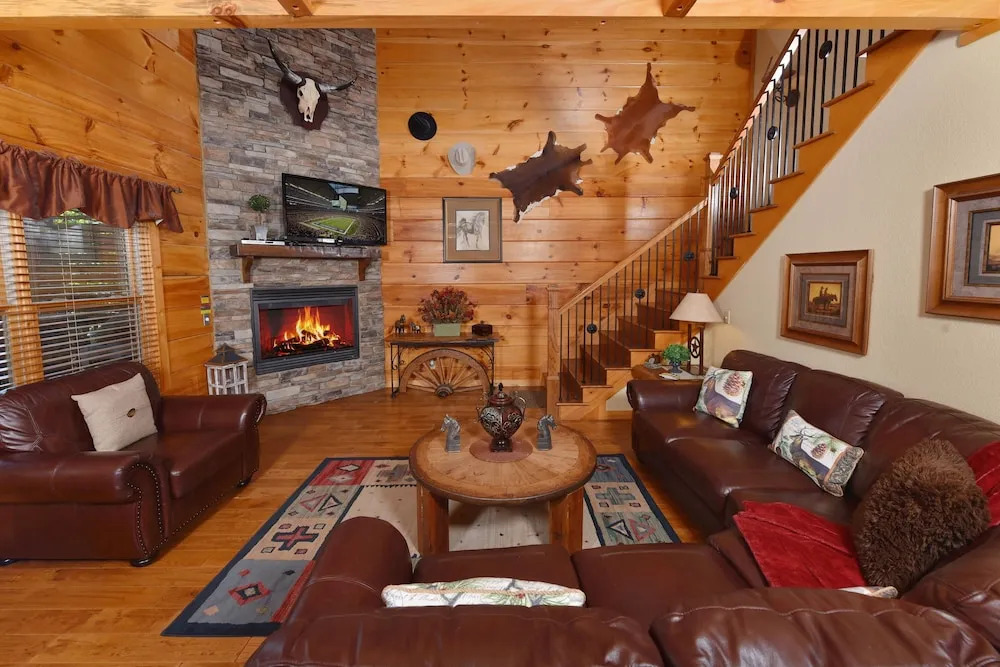 Majestic Forest - 3 Br cabin by RedAwning