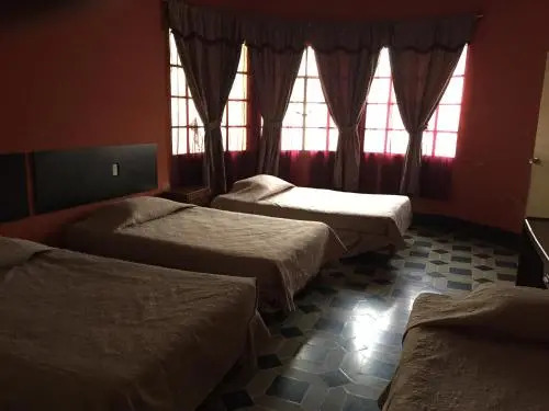 Hotel Mayesstic