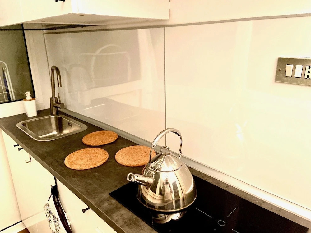 Best Stay - Central Station Suite Apartments