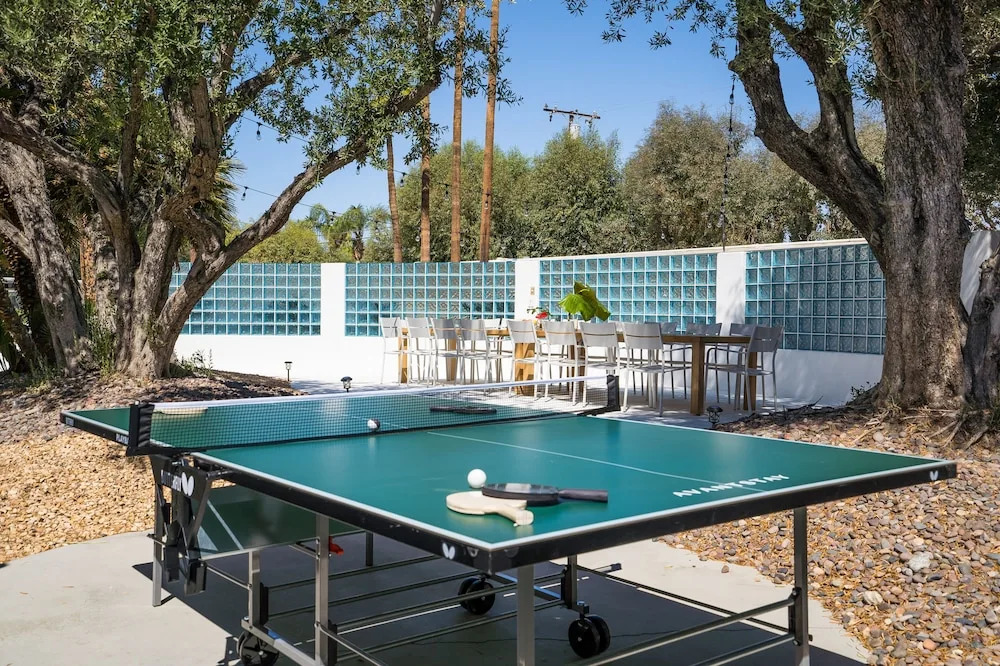 Monkey Tree Hotel 2 by Avantstay Stylish Hotel in Palm Springs w/ Pool!
