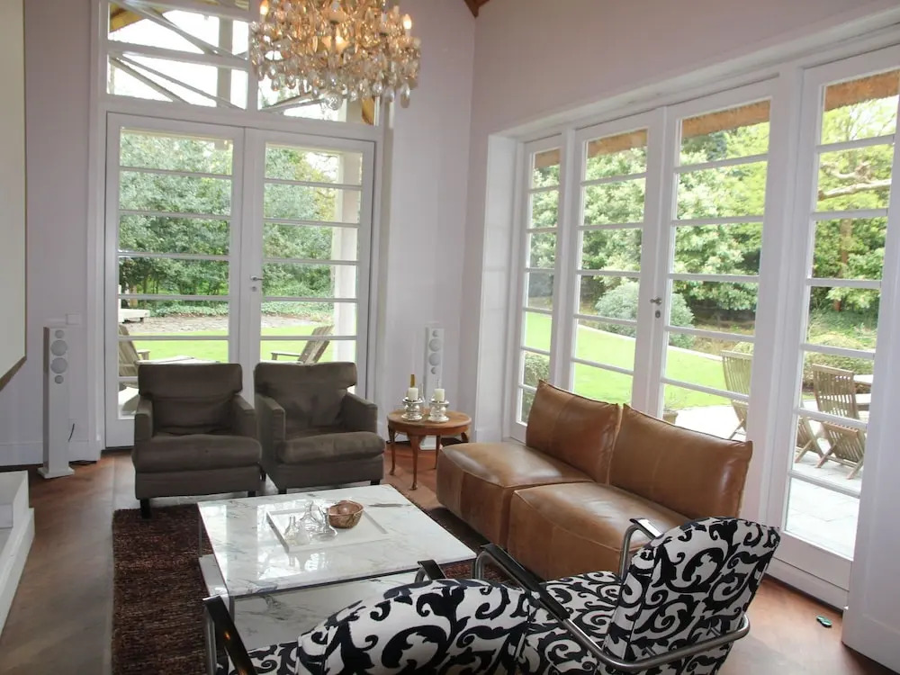 Very Luxurious and Architect-designed Detached Villa Near the Forest and Beach