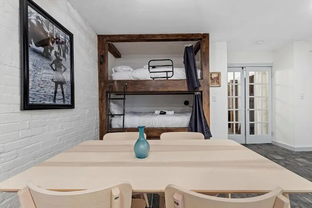 Cheery Flat in Adams Morgan Mt Pleasant