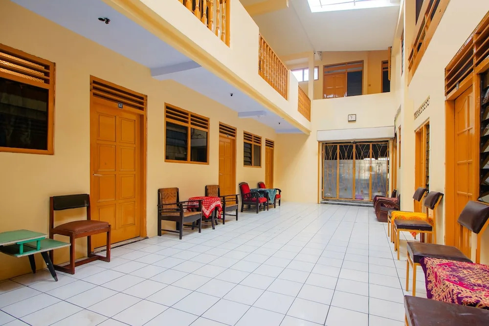 SPOT ON 2880 Wisma Larasati