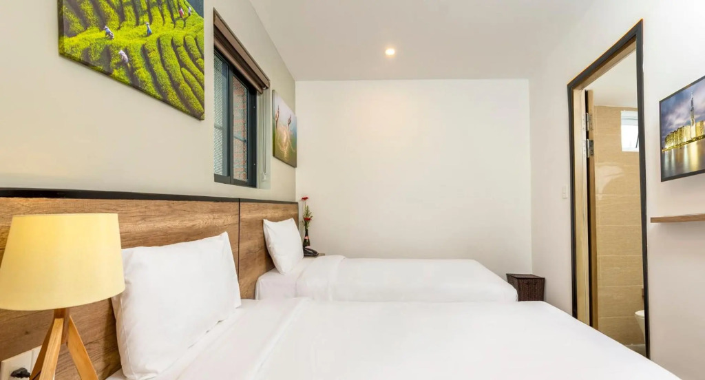 TITAN HOTEL - Formerly known as Golden Lotus Central Hotel