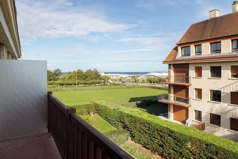 Luxury sea View 3br-2ba With Services in Deauville