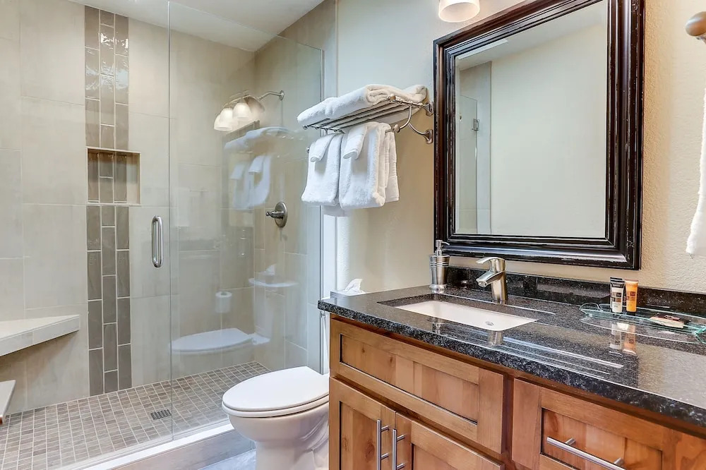 3 Spyglass Home on Meadows Golf Course feature Brand New Hot Tub and Bikes by RedAwning