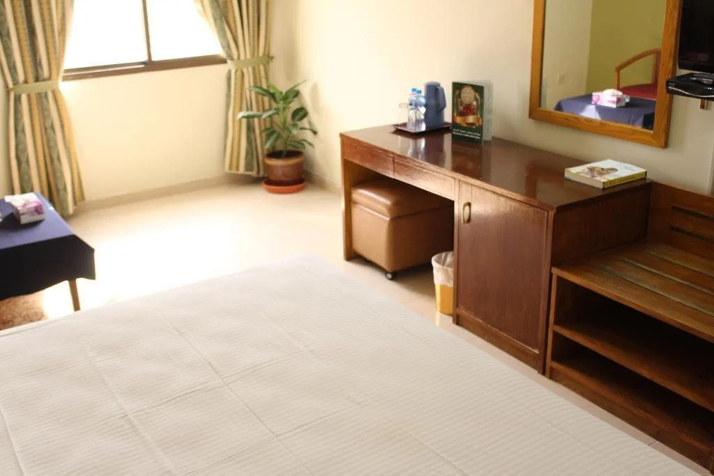 Al Rusayl Hotel