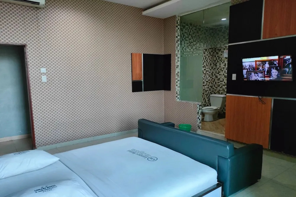Lonari Hotel